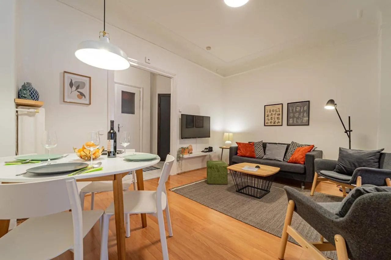 Central&Cozy Balcony!3Bdr 2Bth Budapest