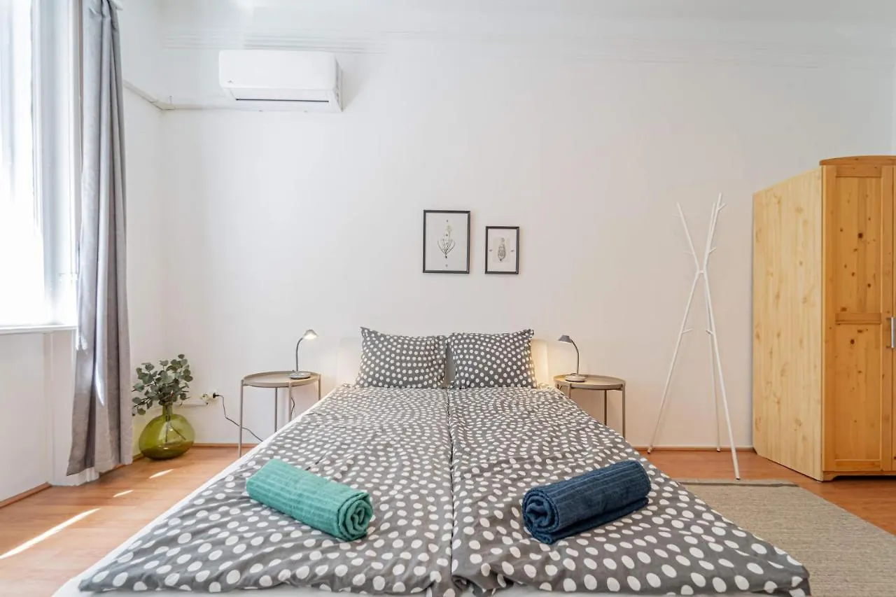 Apartment Central&Cozy Balcony!3Bdr 2Bth Budapest Hungary