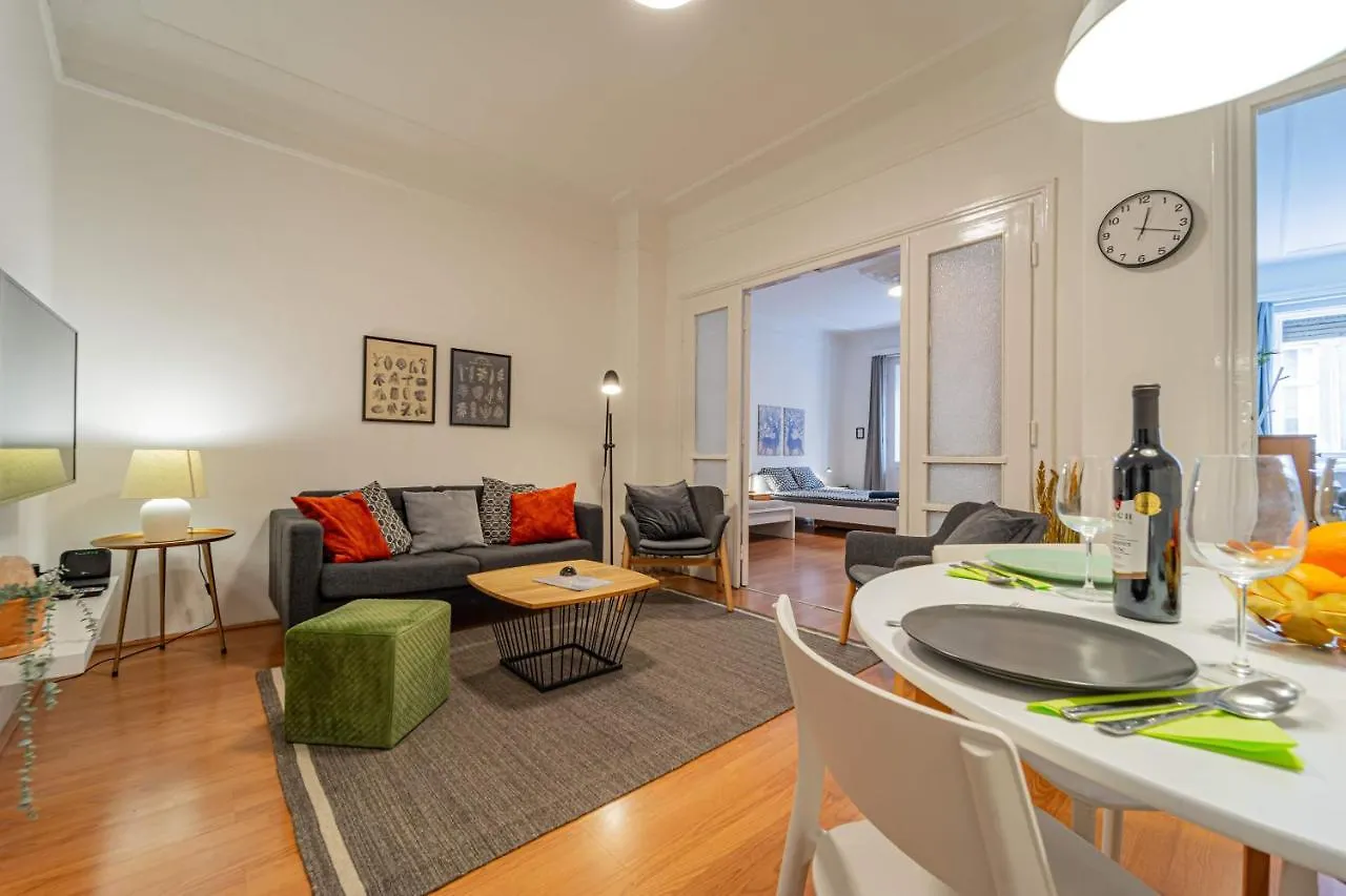 Central&Cozy Balcony!3Bdr 2Bth location